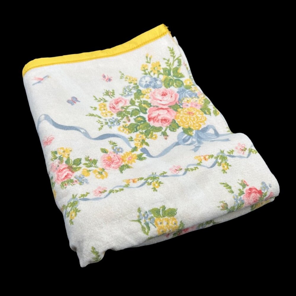 Vintage Floral Blanket Cannon USA Acrylic Yellow Pink Flower Bouquet Bedding